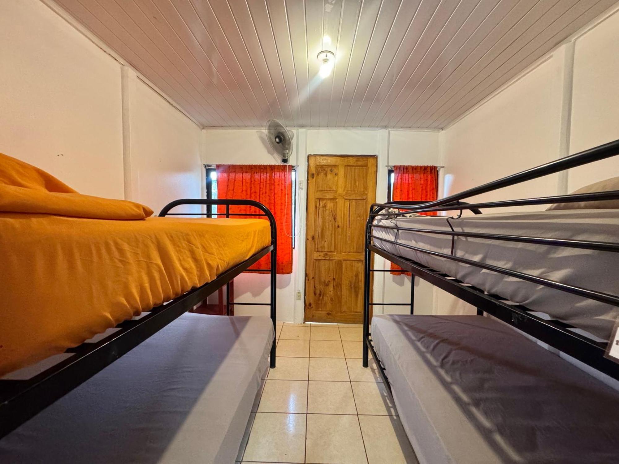 Kalunay Hostel Puerto Viejo de Talamanca Dış mekan fotoğraf